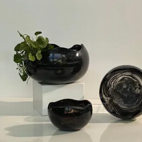 Wavy lips vase